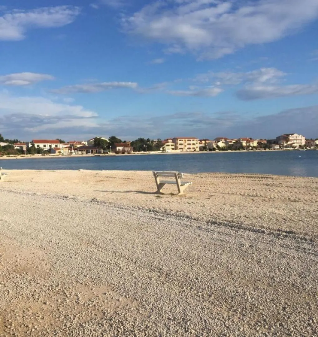 Apartment Tihana - 200 M From Sea Vir 0*,