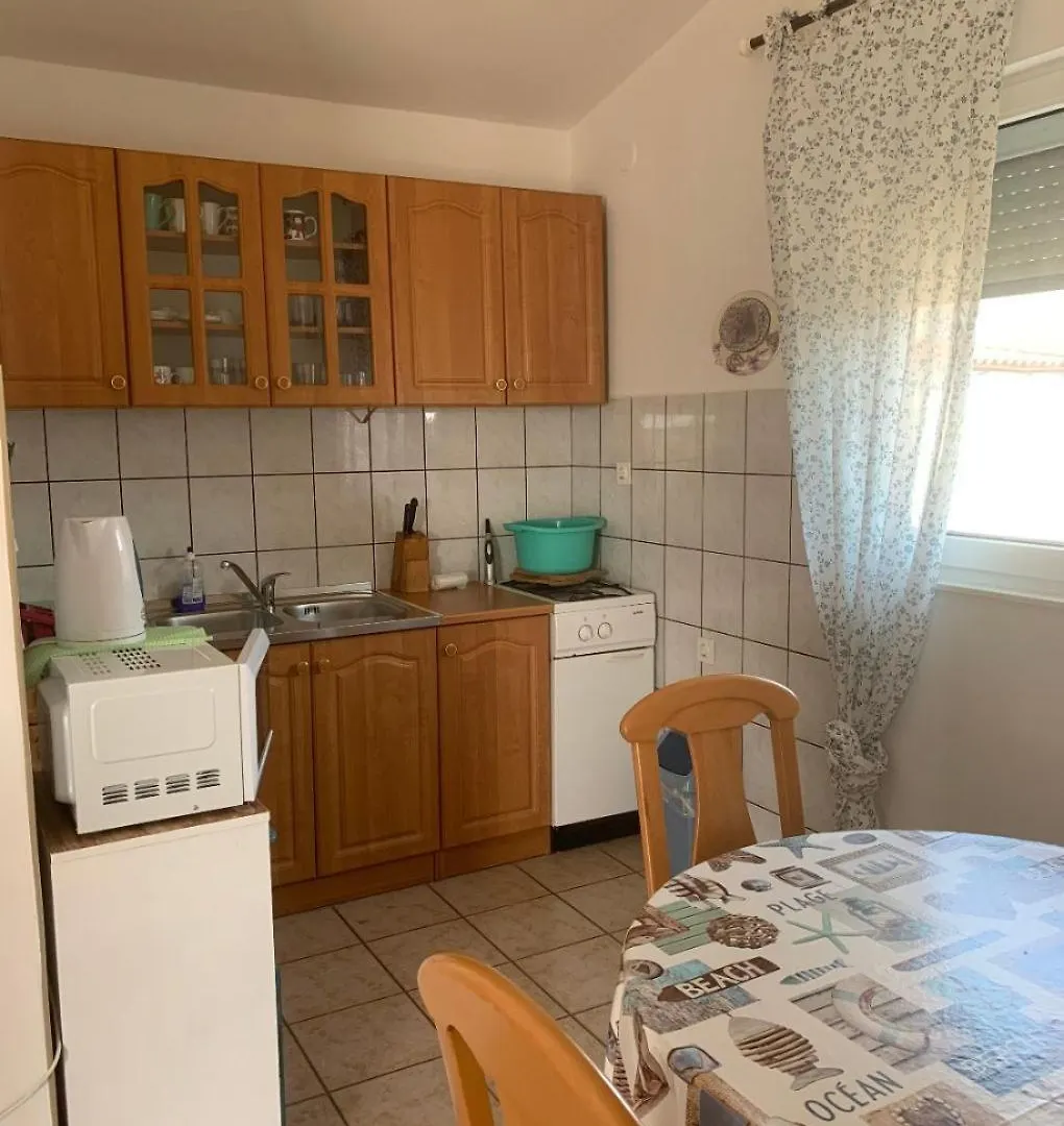 Apartment Tihana - 200 M From Sea Vir